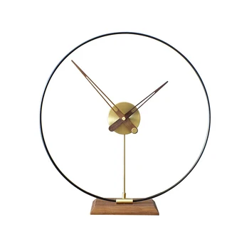  Iskandinav İspanya masa saati Modern Metal Altın Masa Saatleri Ahşap Ceviz Saatler Büyük Sessiz Dijital Masaüstü Saat Süsler Hediye