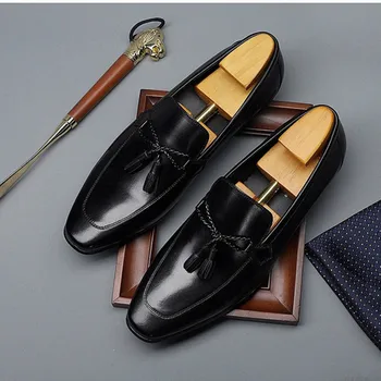  Klasik Düz Püsküller Loafer'lar Lüks Hakiki Deri Erkek Oxford Ayakkabı Kahverengi Siyah El Yapımı Resmi Ayakkabı sürüş ayakkabısı üzerinde Kayma