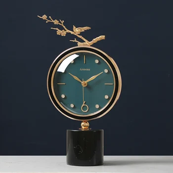  Lüks Masa Saati Pirinç Oturma Odası Noel Dekorasyon Altın masa saati Modern Figürler Yaratıcı Sessiz İzle Reloj De Mesa