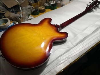  Çin gitar fabrika özel yeni Tütün renk yarı-hollow caz elektro gitar stokta 62