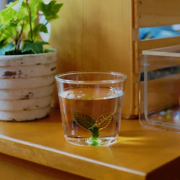  Üç Boyutlu Bitki Şekli Cam Sevimli Tomurcuklanan Berry Su Bardağı